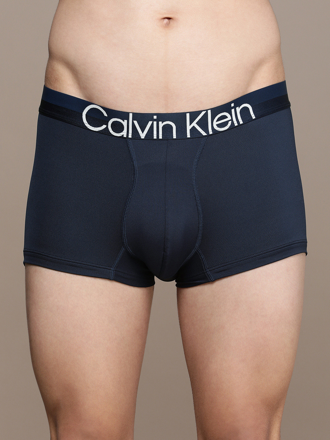 

Calvin Klein Underwear Men Navy Blue Solid Low-Rise Trunk NB29748SB
