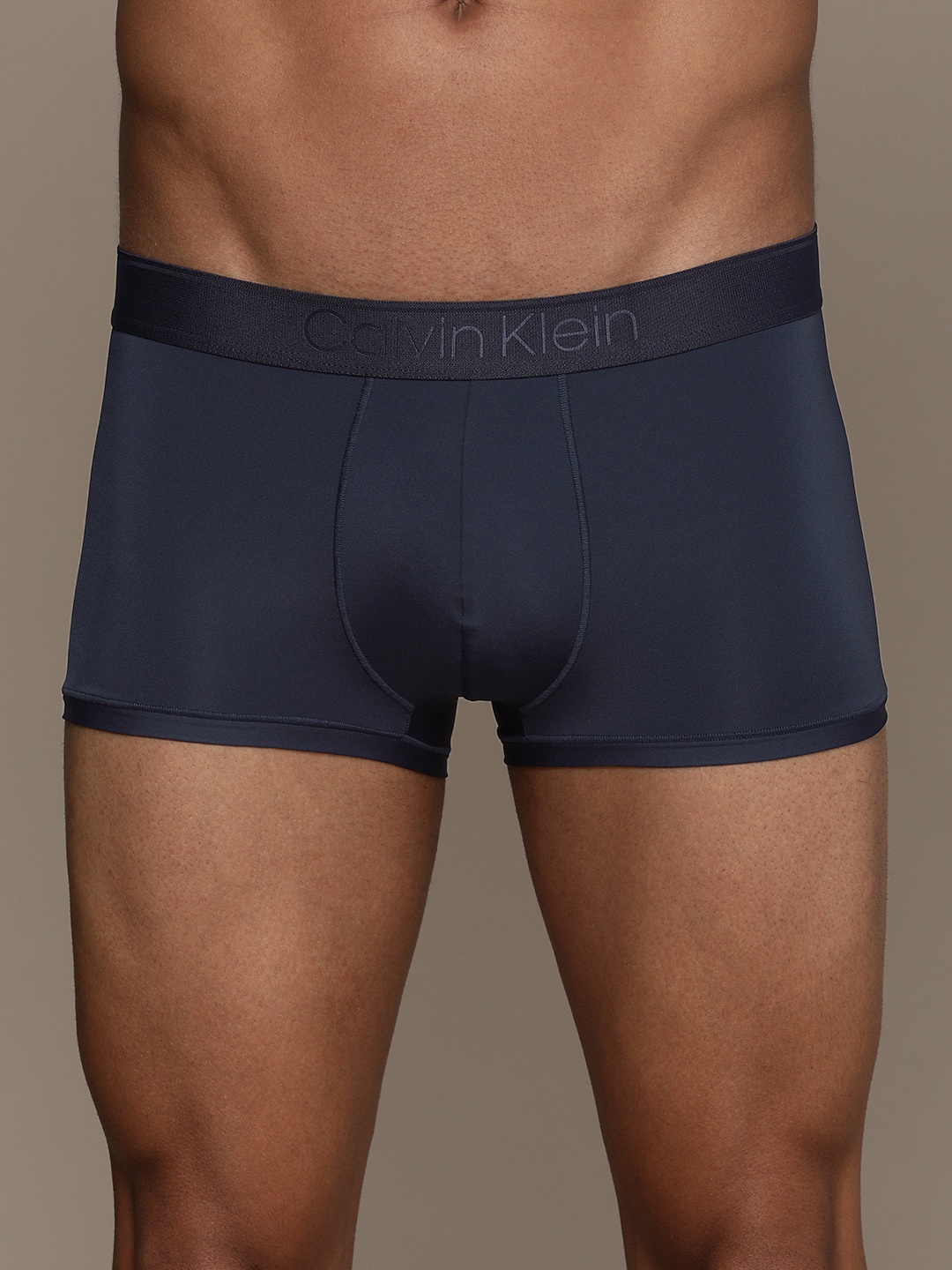 

Calvin Klein Underwear Men Navy Blue Solid Low-Rise Trunks NB29048SB