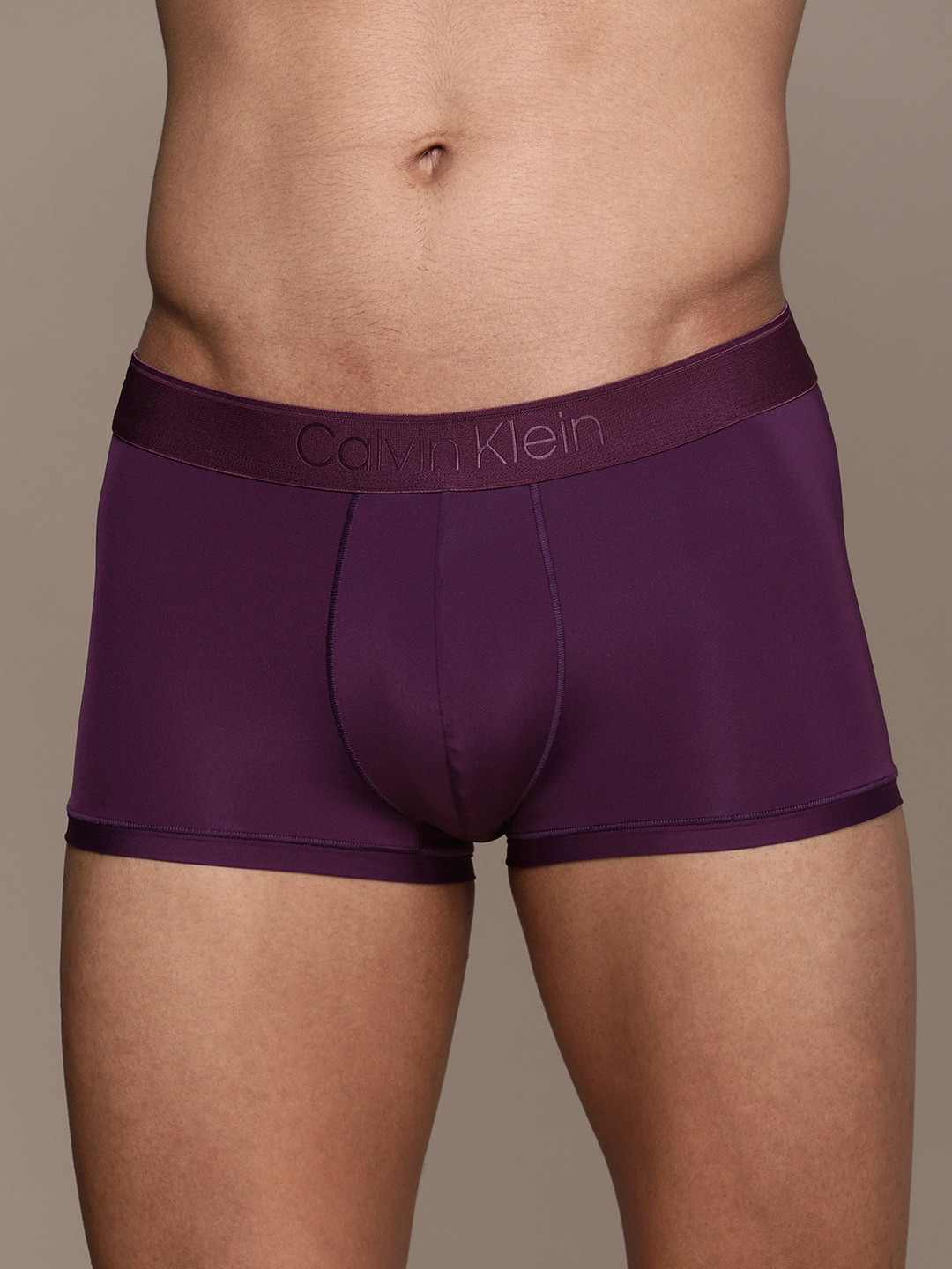

Calvin Klein Underwear Men Purple Solid Low-Rise Trunk NB2904VSL