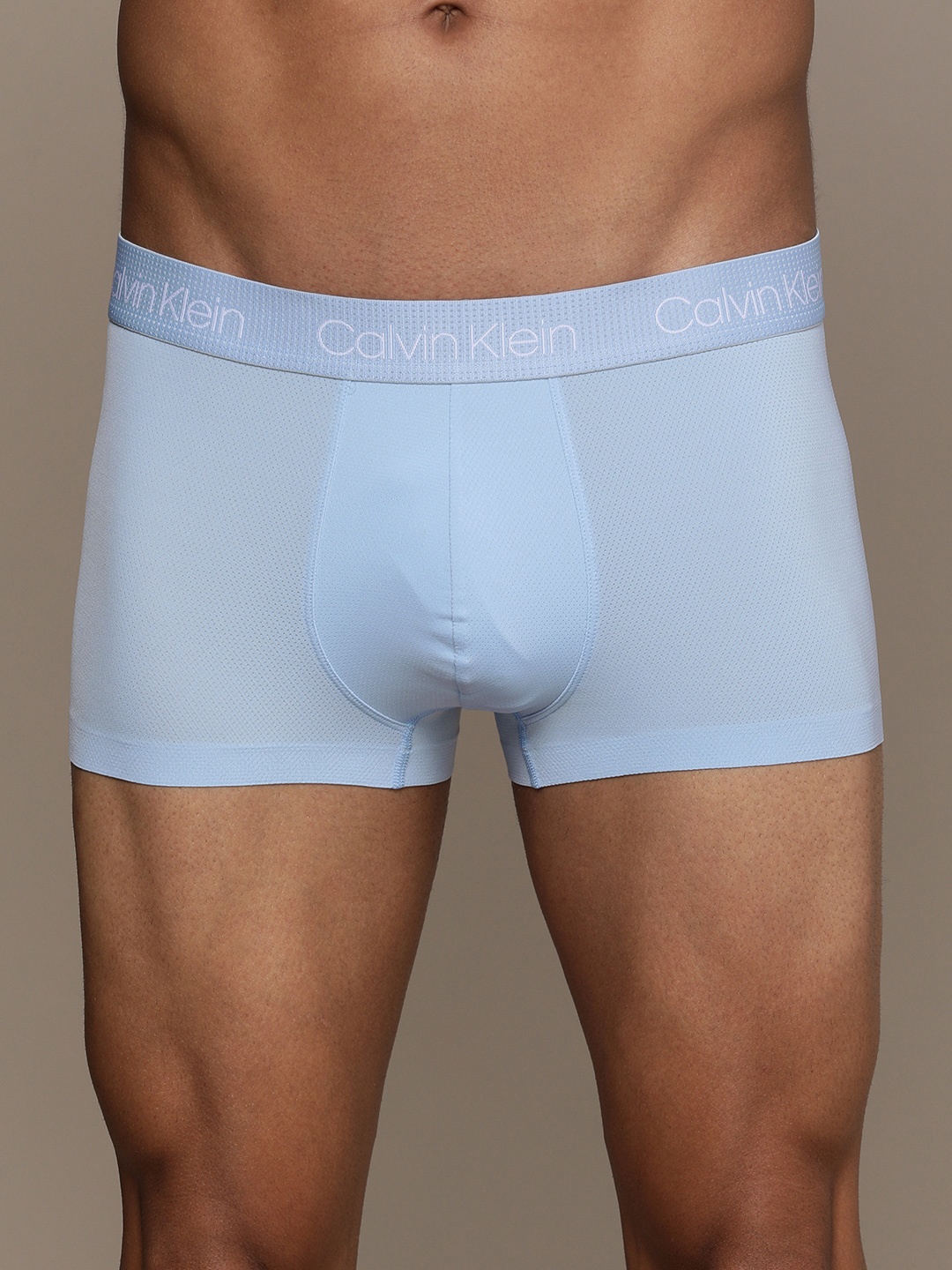 

Calvin Klein Underwear Men Light-Blue Solid Trunks