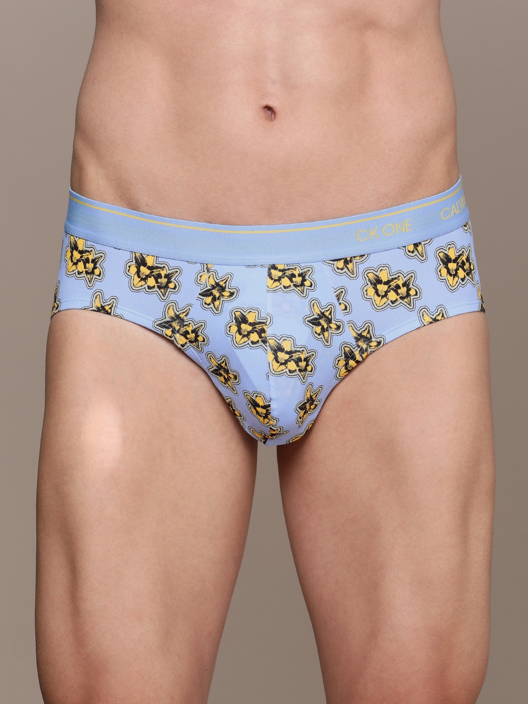 

Calvin Klein Underwear Men Blue & Yellow Printed Hipster Briefs NB2224V3Z