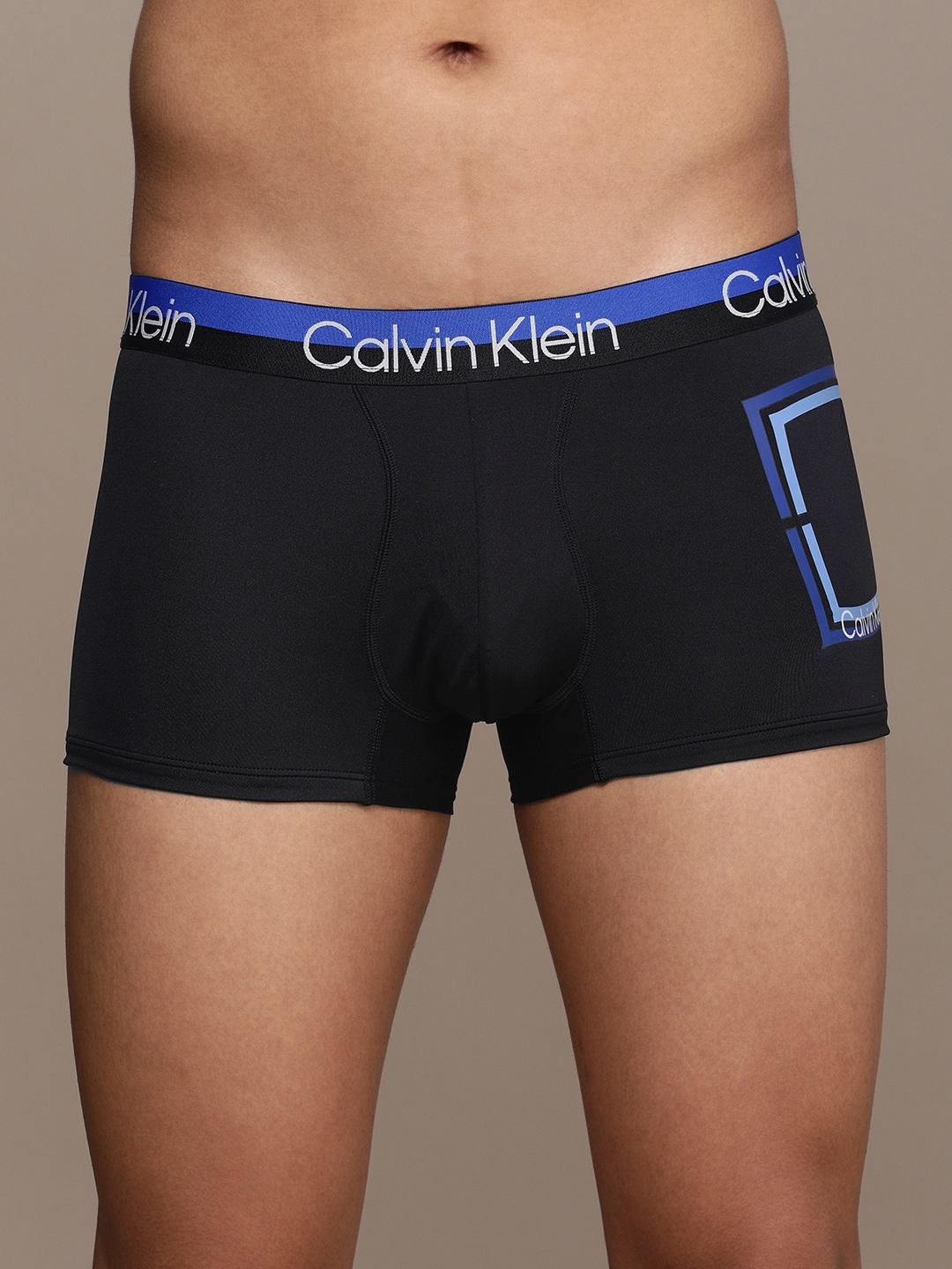 

Calvin Klein Underwear Men Black Geometric Print Trunks NB3019UB1