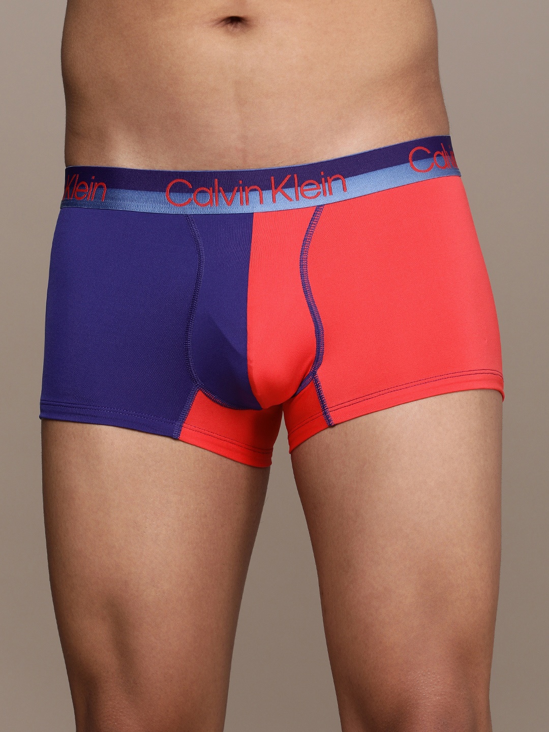 

Calvin Klein Underwear Men Blue & Red Colourblocked Low Rise Trunks NB3018WHG