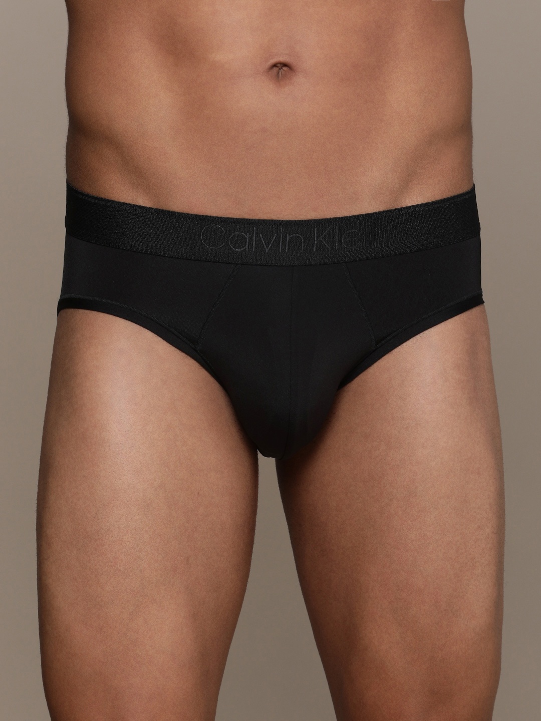 

Calvin Klein Underwear Men Black Basic Briefs NB2906UB1