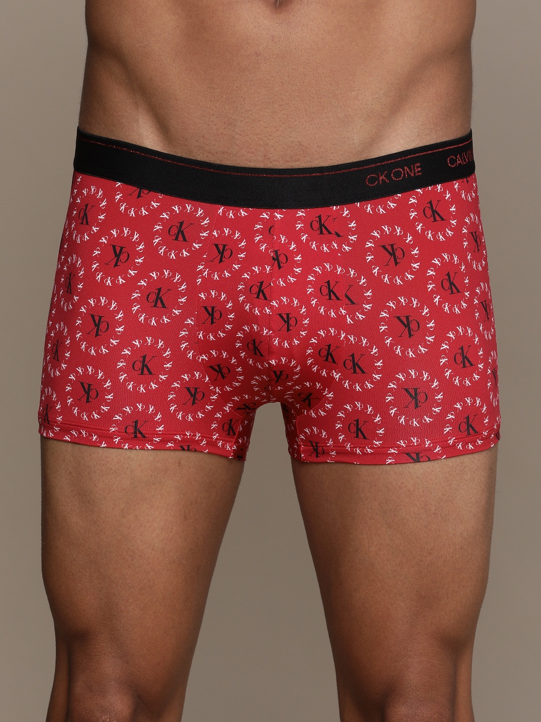 

Calvin Klein Underwear Men Red & Black Brand Logo Printed Low-Rise Trunks NB3066V5E