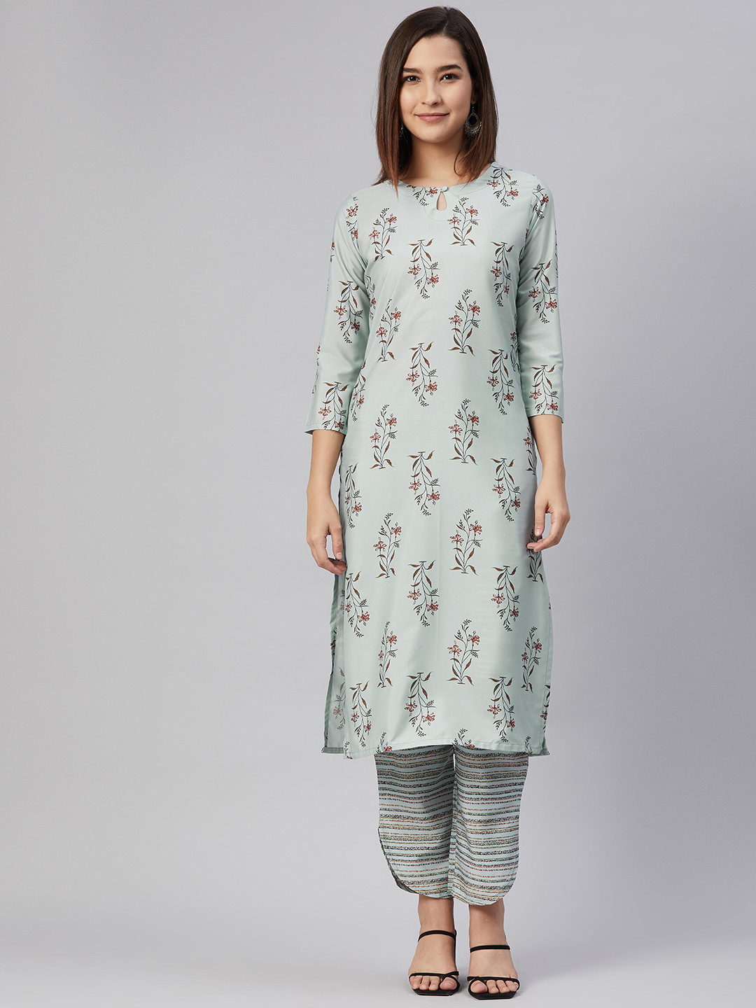 

AHIKA Women Blue & Red Ethnic Motifs Printed Kurta with Trousers