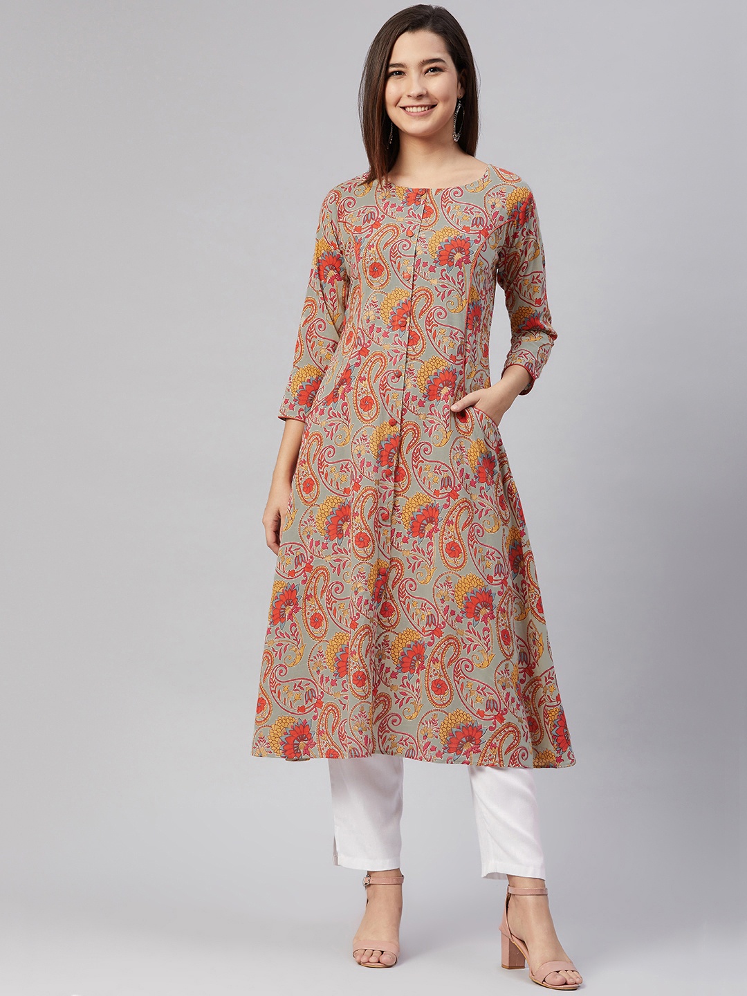 

AHIKA Women Grey & Red Pure Cotton Ethnic Motifs Print Kurta