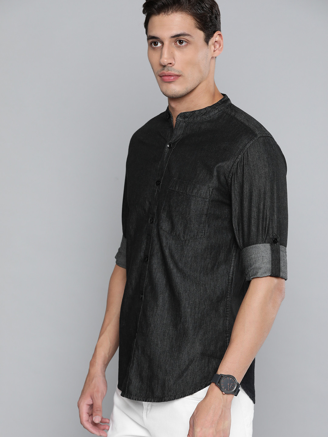 

Harvard Men Charcoal Grey Pure Cotton Solid Denim Shirt