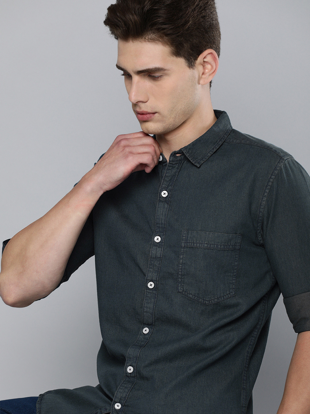 

Harvard Men Navy Blue Faded Casual Denim Shirt