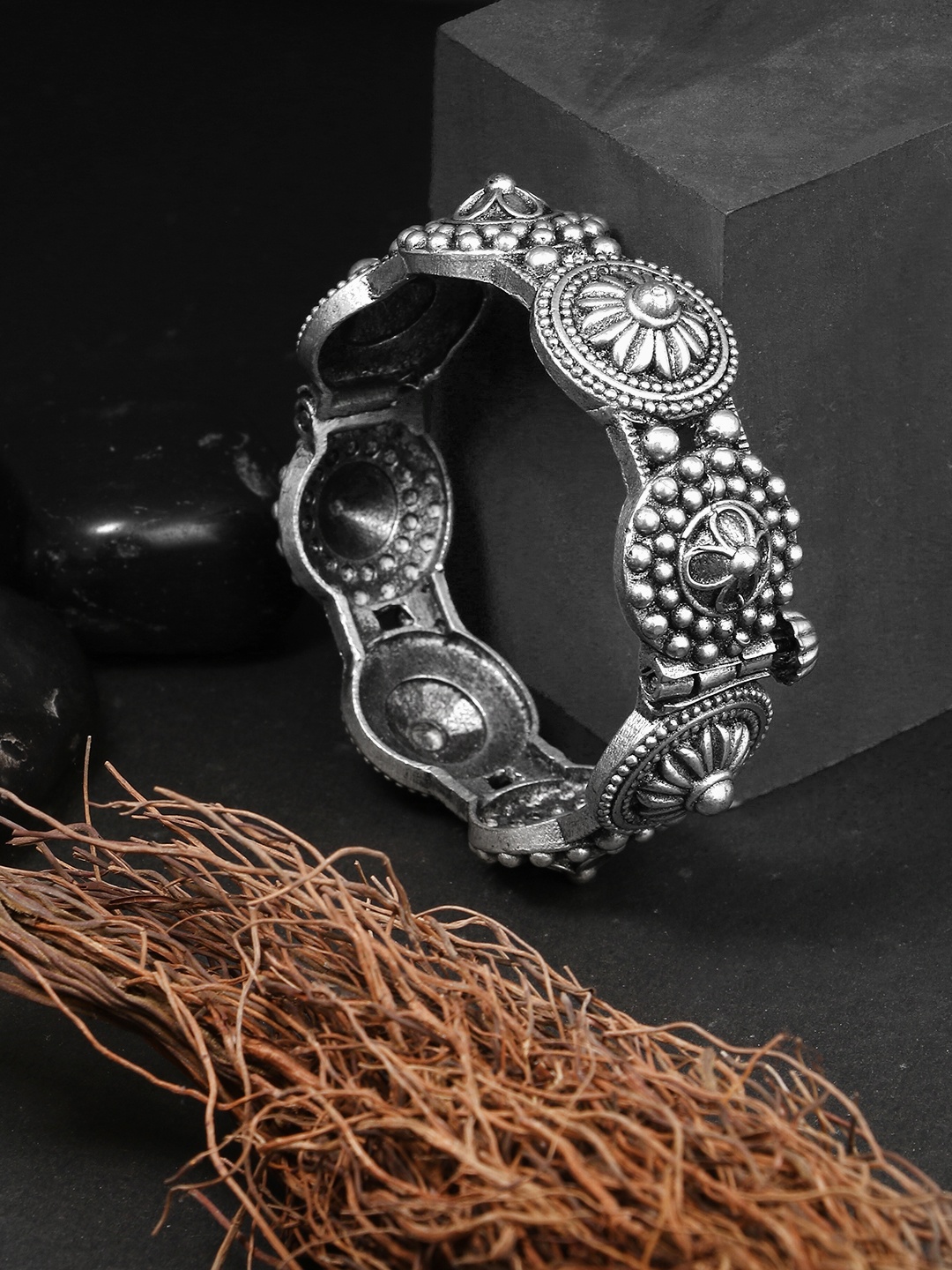 

Adwitiya Collection Women Oxidised Silver-Plated Handcrafted Bangle