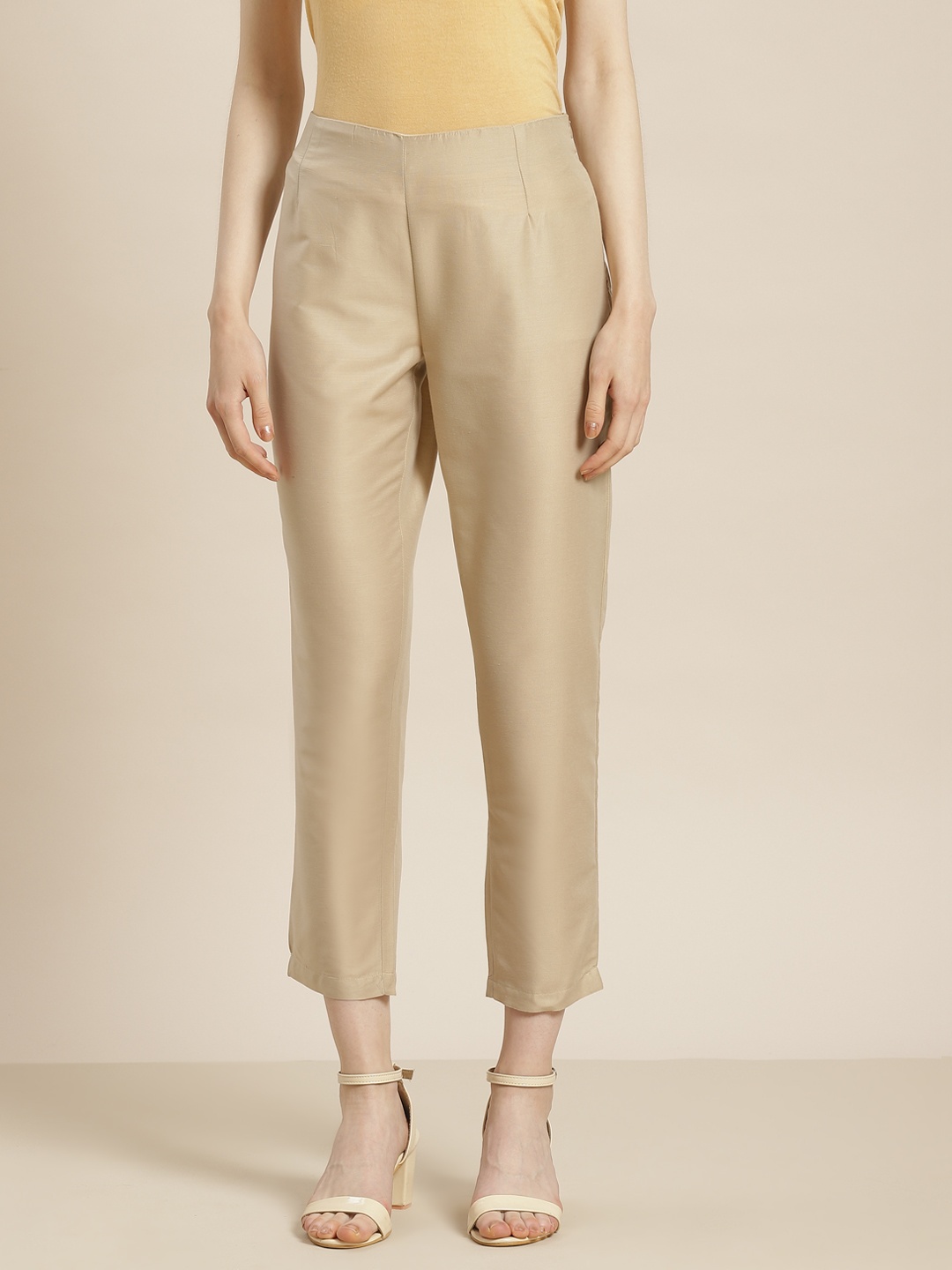 

Juniper Women Golden Solid Smart Slim Fit Trousers, Gold