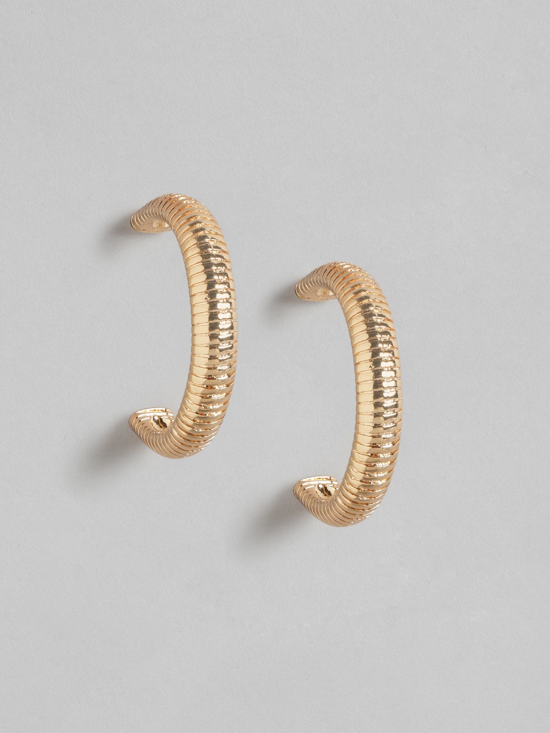 

DressBerry Gold-Plated Crescent Shaped Half Hoop Earrings