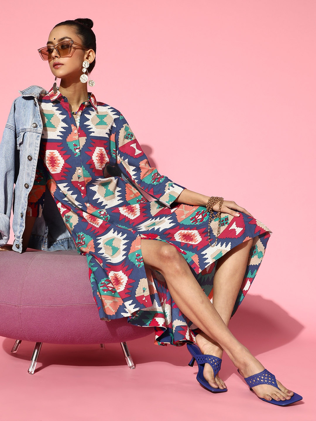 

Sangria Navy Blue & Pink Geometric Printed A-Line Midi Dress