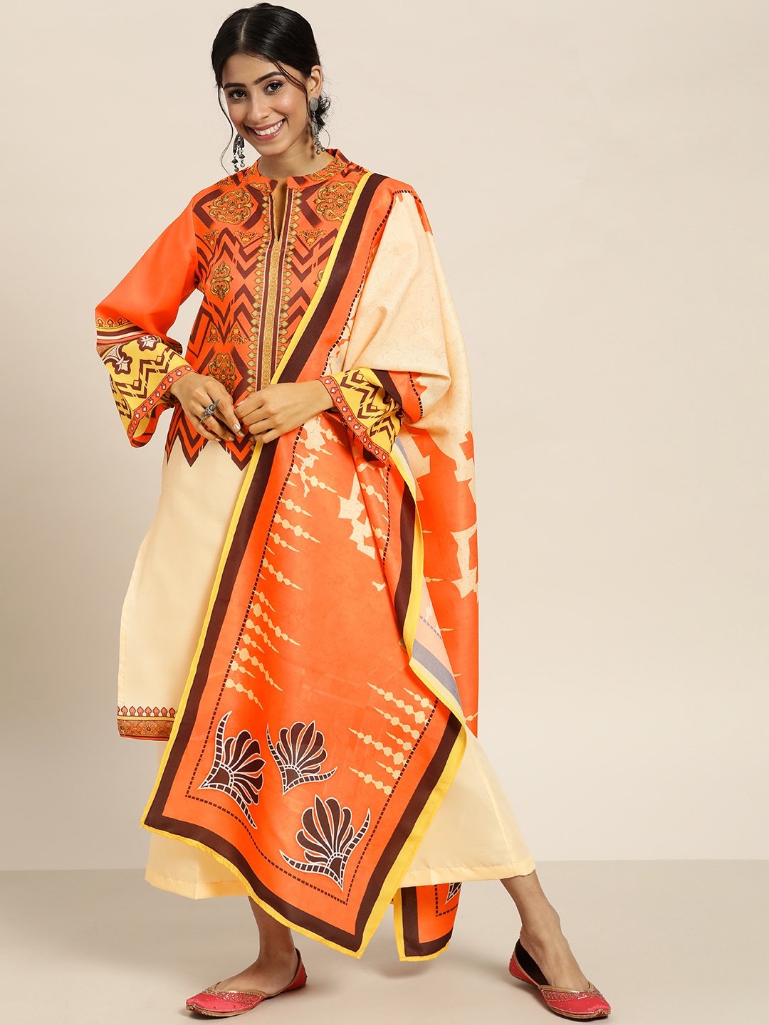 

Sangria Women Orange Printed Kurta Set With Dupatta