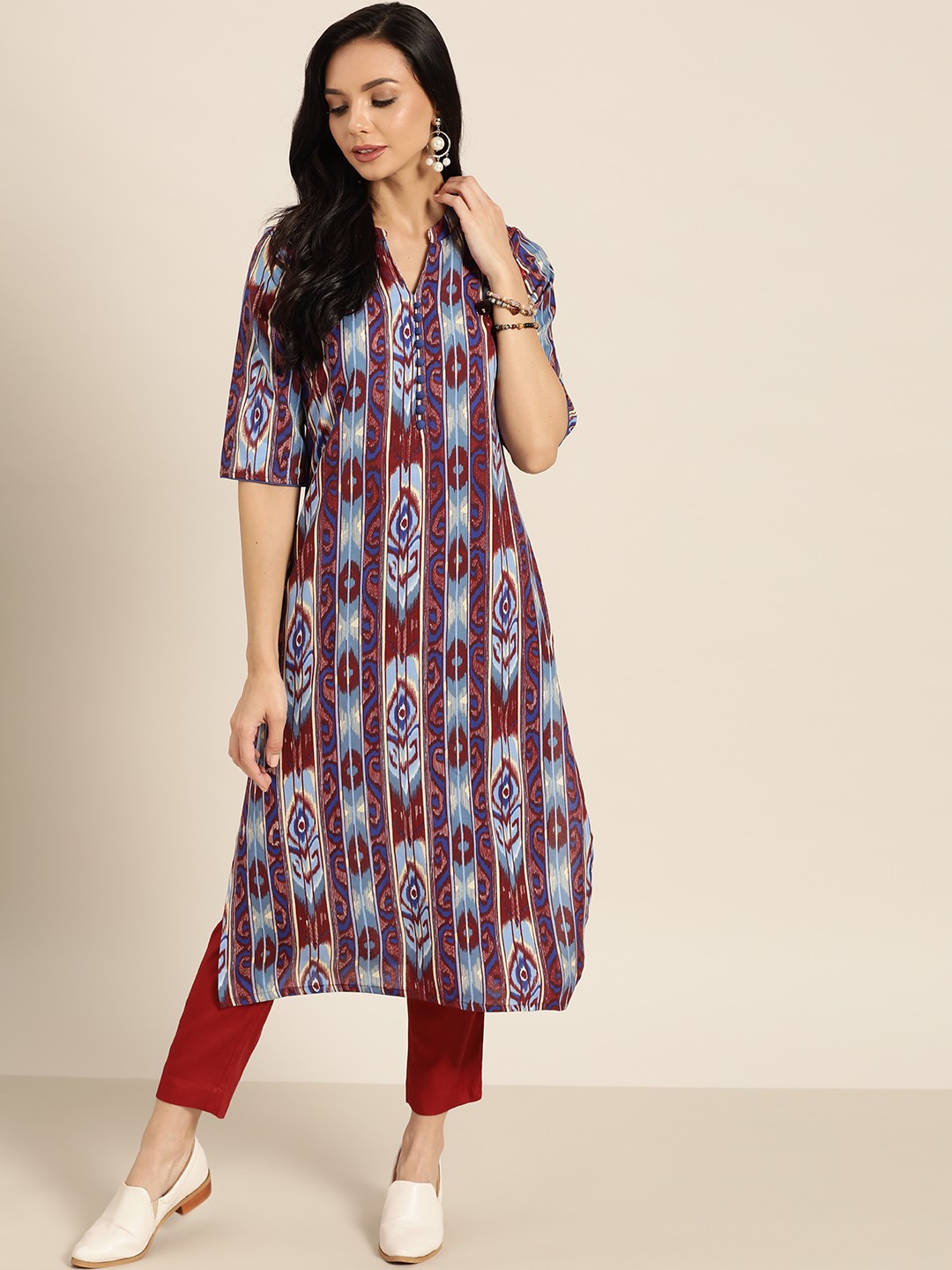 

Sangria Women Maroon & Blue Ethnic Motifs Printed Regular Kurta with Trousers