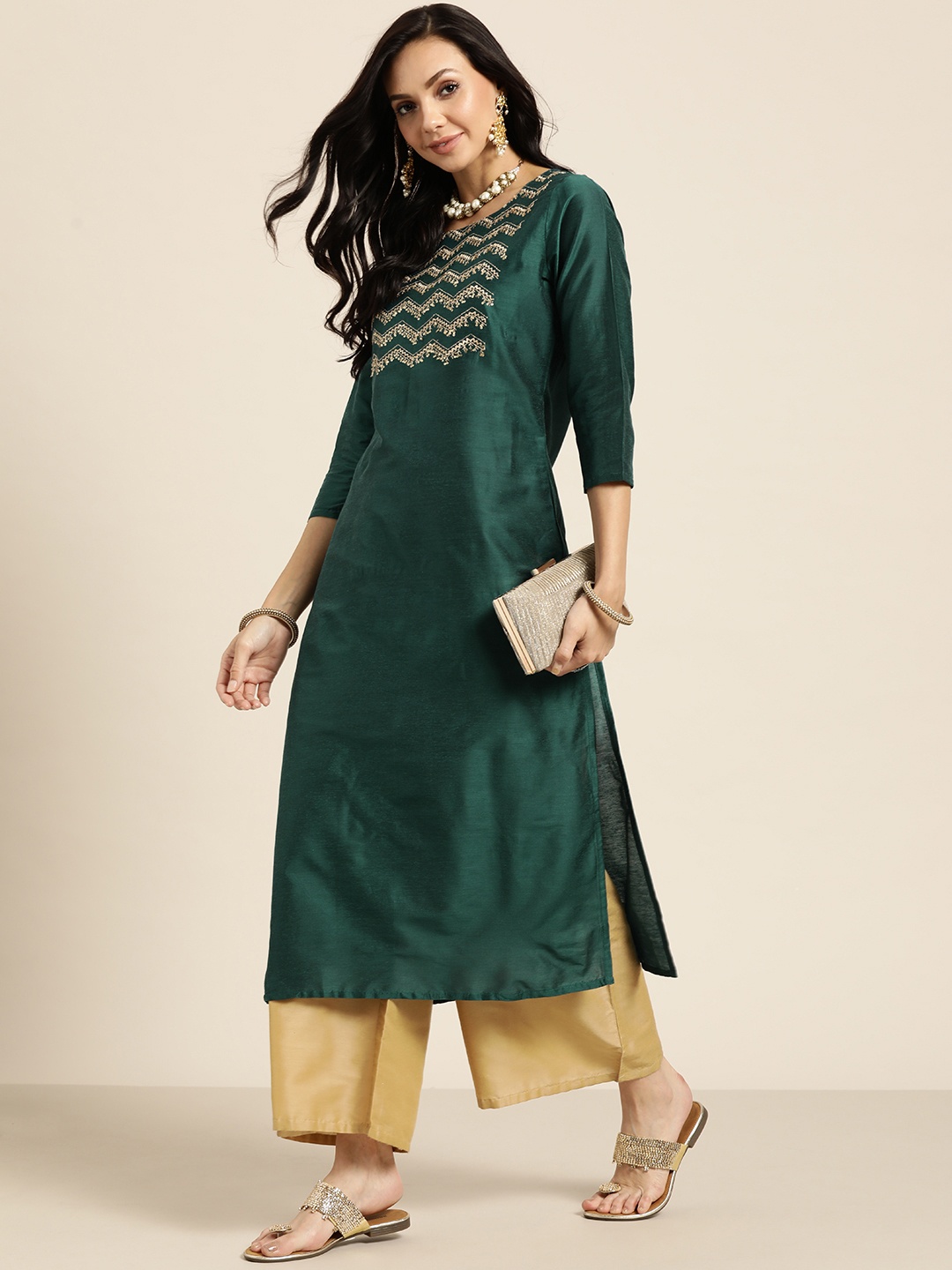 

Sangria Women Green Yoke Embroidered Straight Kurta