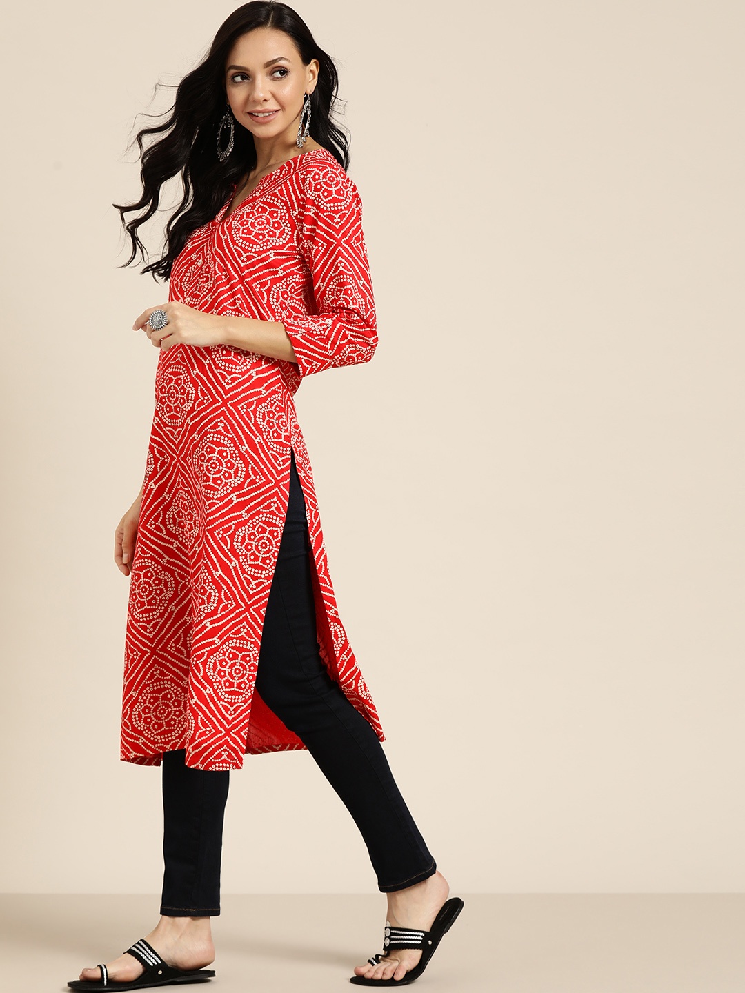 

Sangria Women Coral Red & White Geometric Print Straight Kurta
