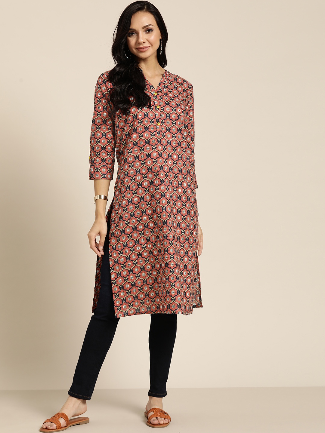 

Sangria Women Coral Pink & Navy Blue Cotton Ethnic Motif Print Straight Kurta
