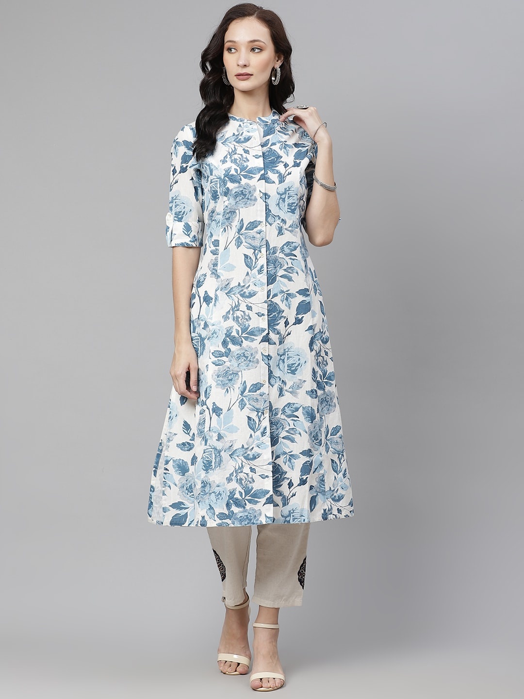 

Divena Women White & Blue Pure Cotton Floral Printed Kurta