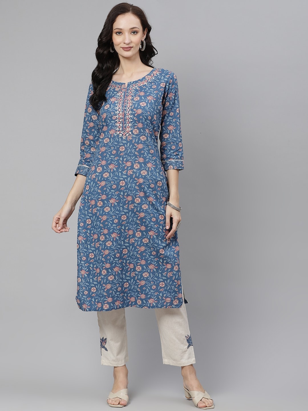 

Divena Women Blue Ethnic Motifs Printed Pure Cotton Kurta with Trousers
