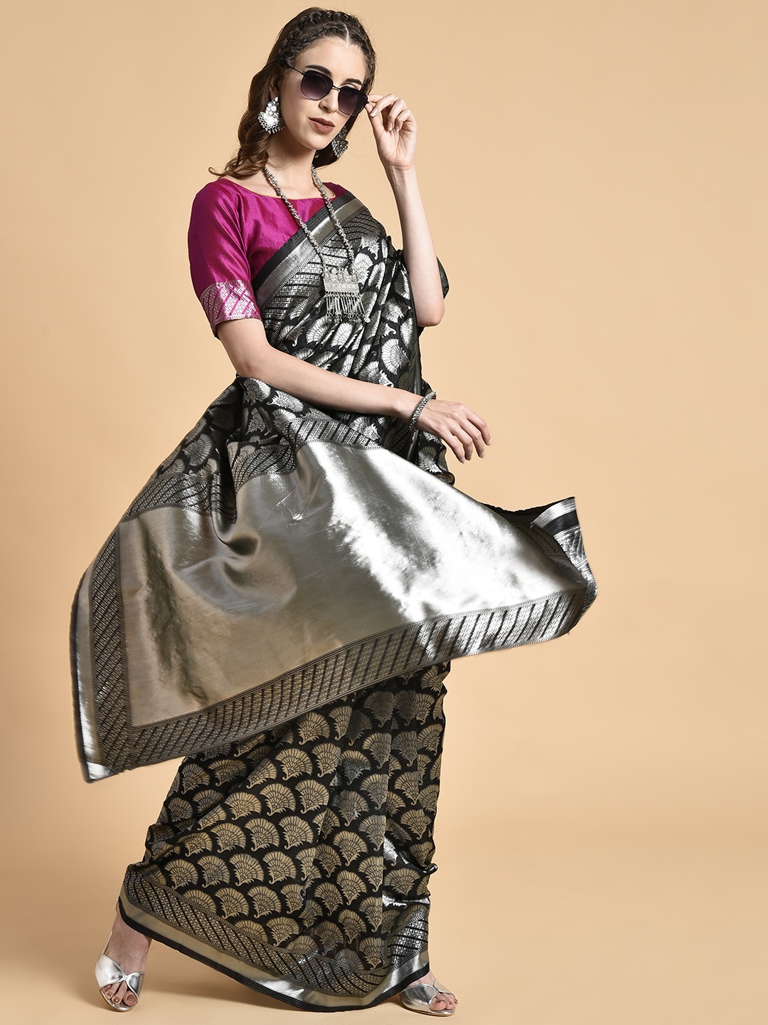 

Sangria Black & Silver-Toned Woven Design Zari Silk Blend Banarasi Saree