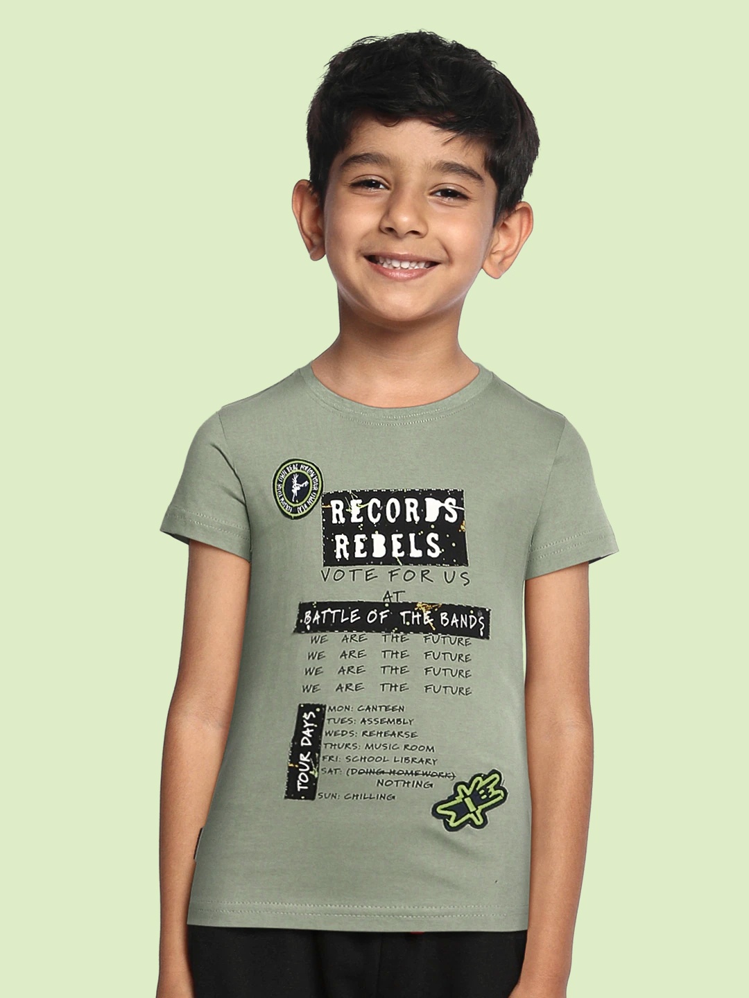 

Gini and Jony Boys Olive Green Typography Printed Applique Pure Cotton T-shirt