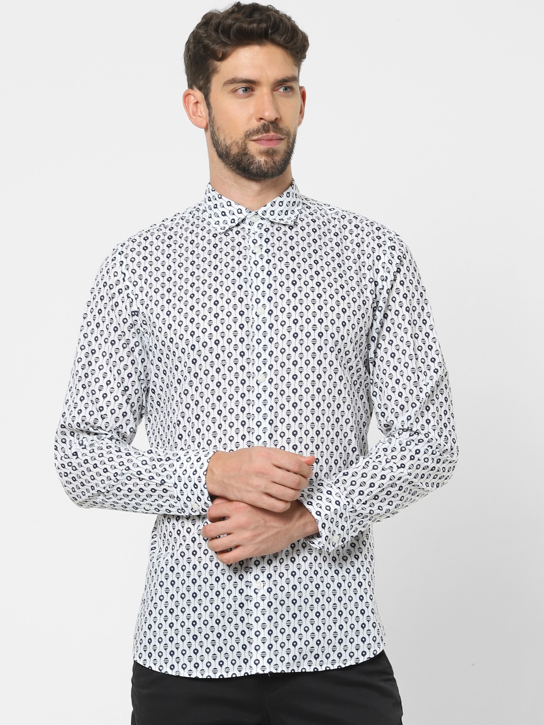

SELECTED Men White & Navy Blue Slim Fit Opaque Printed Pure Cotton Casual Shirt