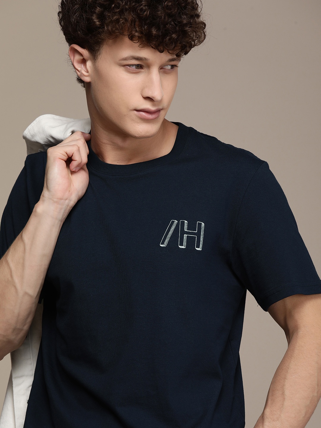 

SELECTED Men Navy Blue Thread Work Detail Pure Cotton T-shirt