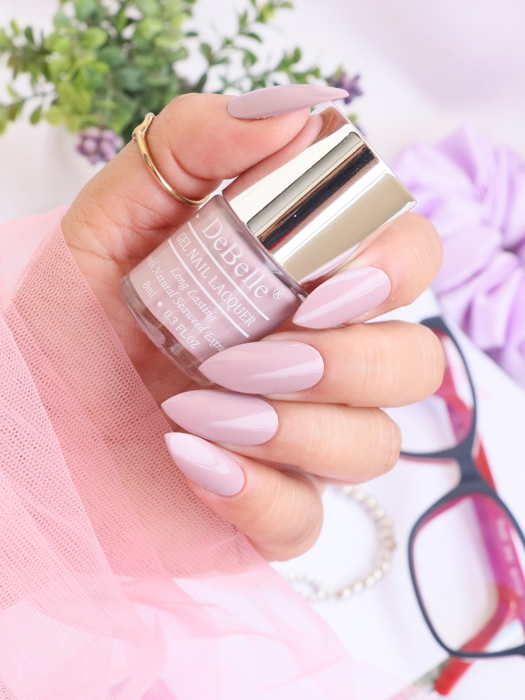 

DeBelle Gel Nail Lacquer - Vintage Frost 8 ml, Pink