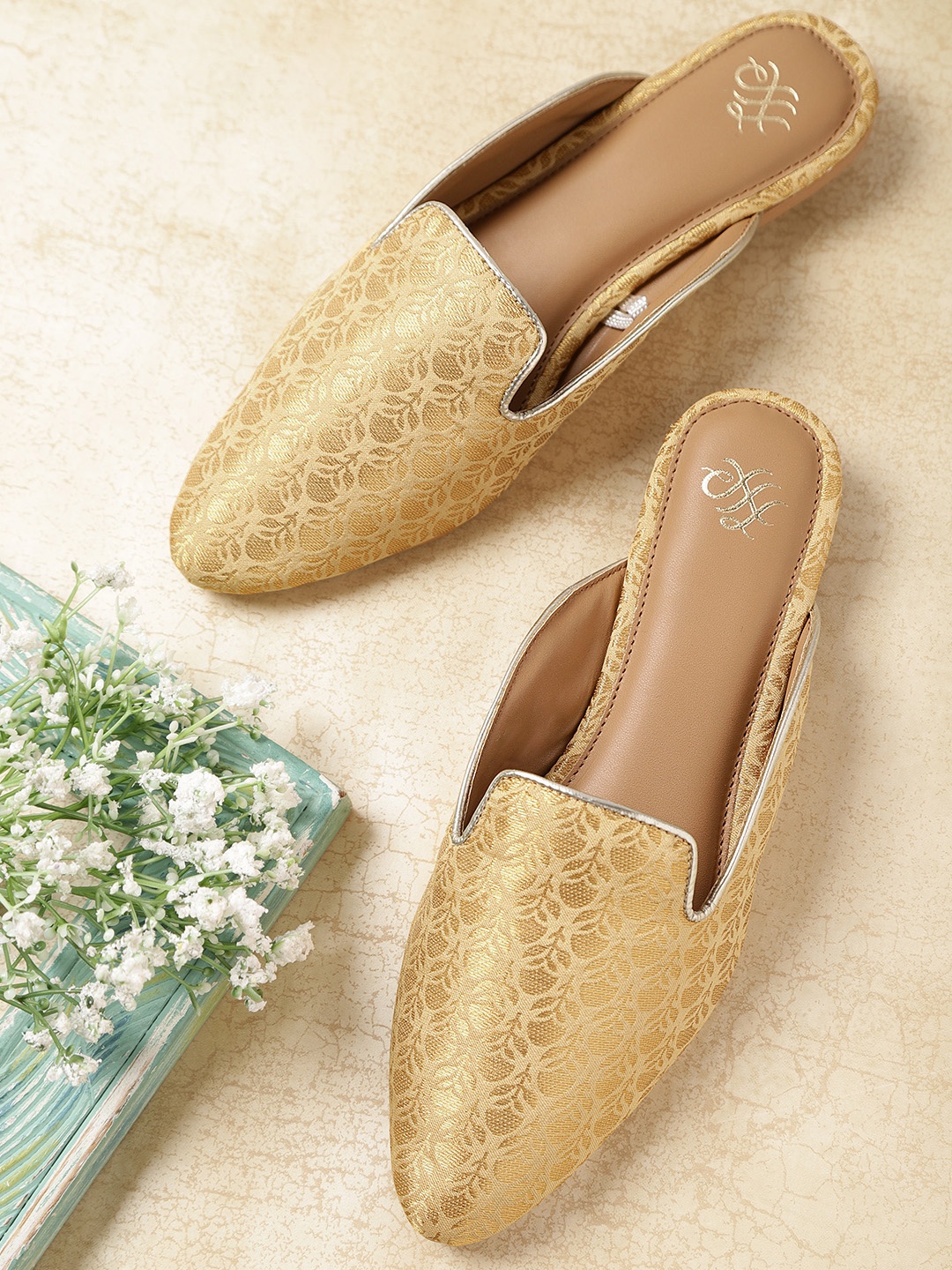 

House of Pataudi Women Beige & Gold-Toned Handcrafted Woven Design Mules