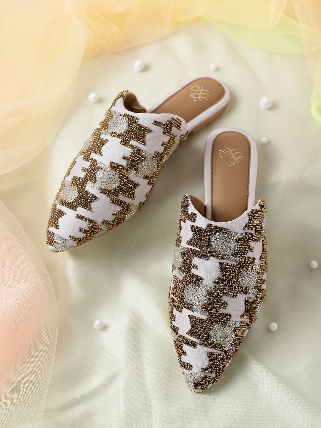 

House of Pataudi Women White & Gold-Toned Beaded Handcrafted Ethnic Mules