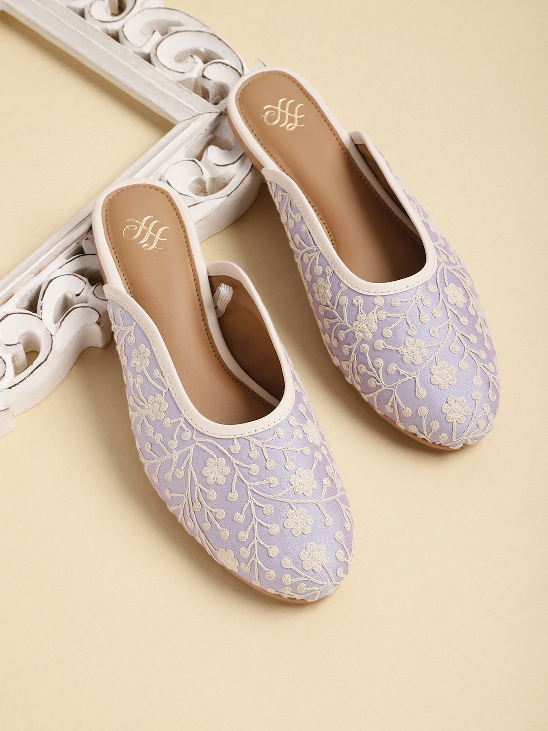 

House of Pataudi Women Lavender & White Embroidered Handcrafted Mules with Pouch