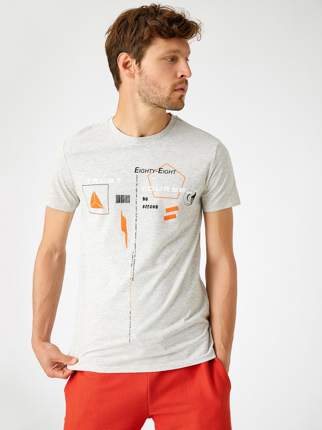 

Koton Men Grey Melange & Black Typographic Print Slim Fit Cotton T-shirt