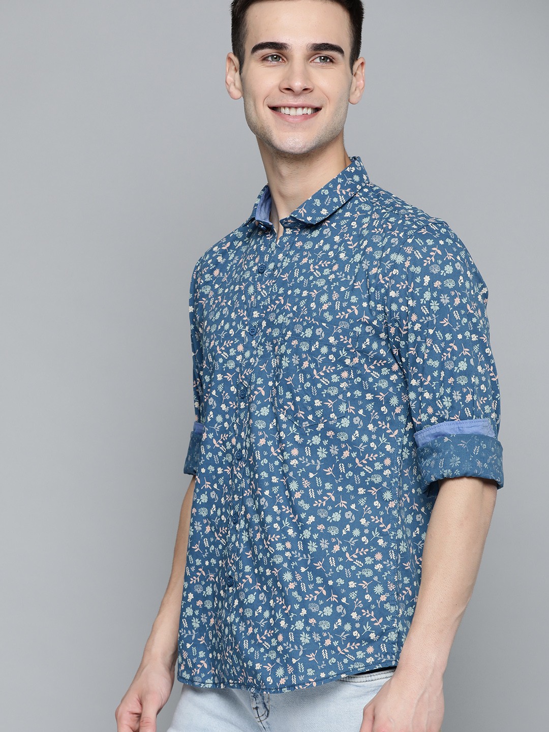 

Mast & Harbour Men Blue Opaque Floral Printed Pure Cotton Casual Shirt