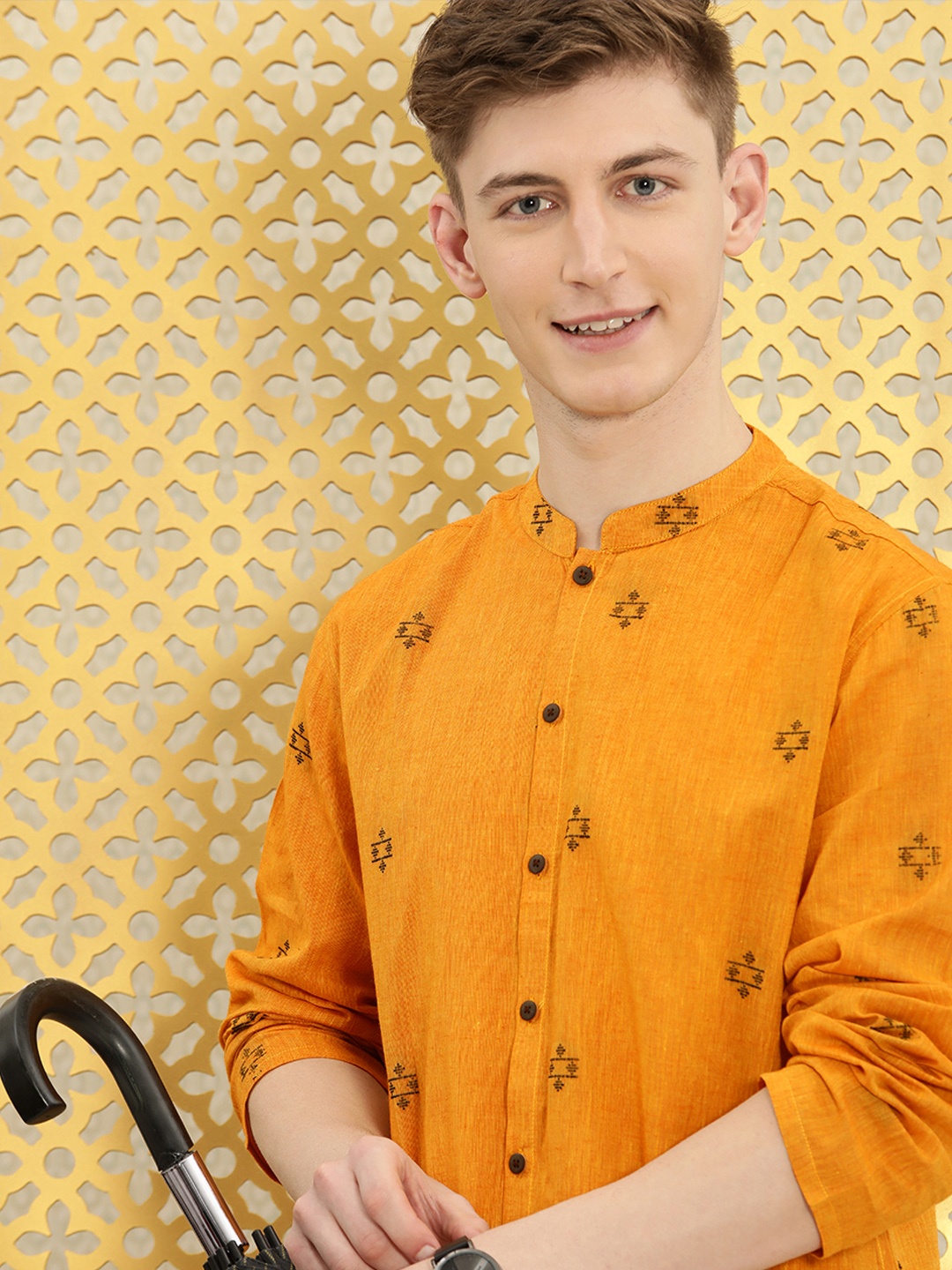 

Ode by House of Pataudi Men Mustard Yellow Cotton Ethnic Motifs Printed Kurta