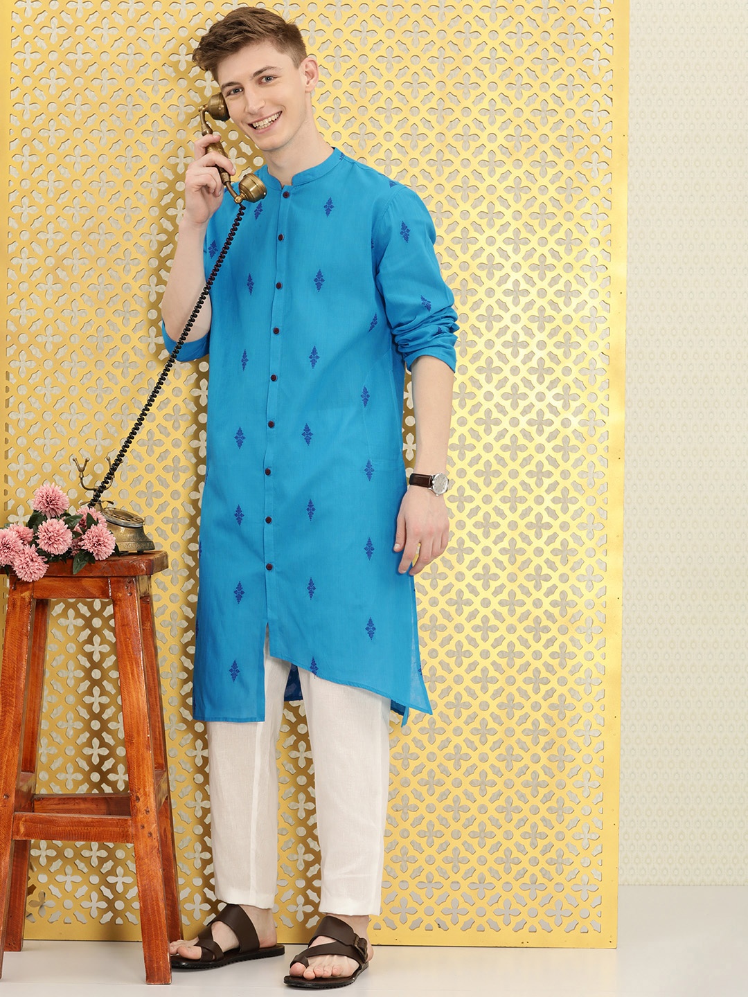 

Ode by House of Pataudi Men Blue Ethnic Motifs Printed Rozana Straight Kurta