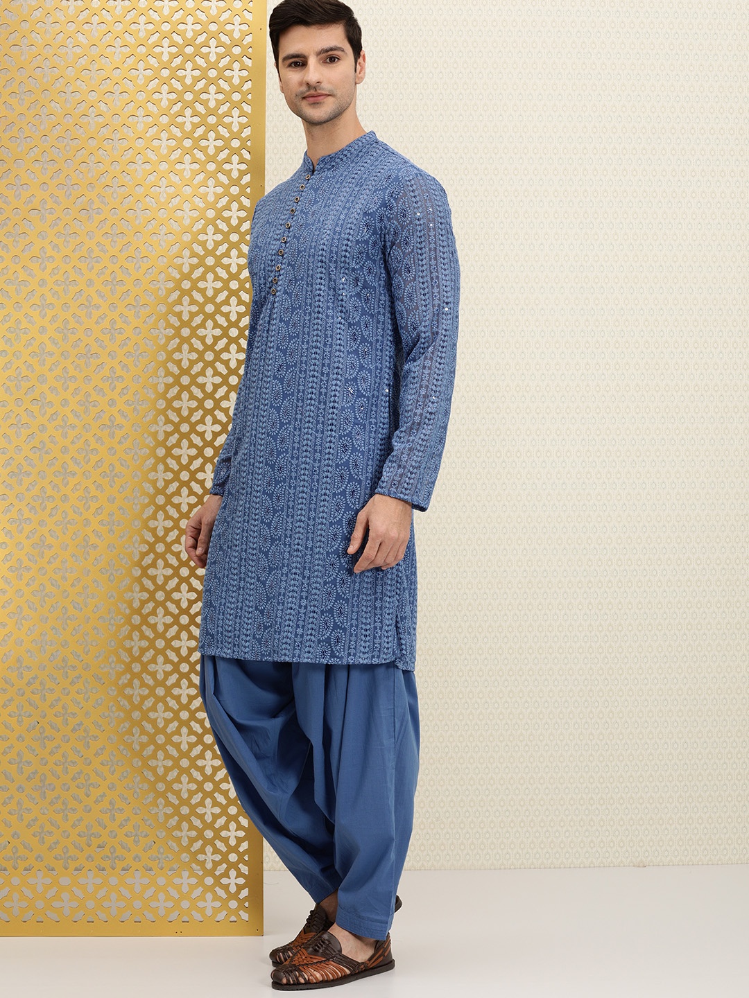 

House of Pataudi Men Blue Paisley Regular Jashn Kurta with Patiala