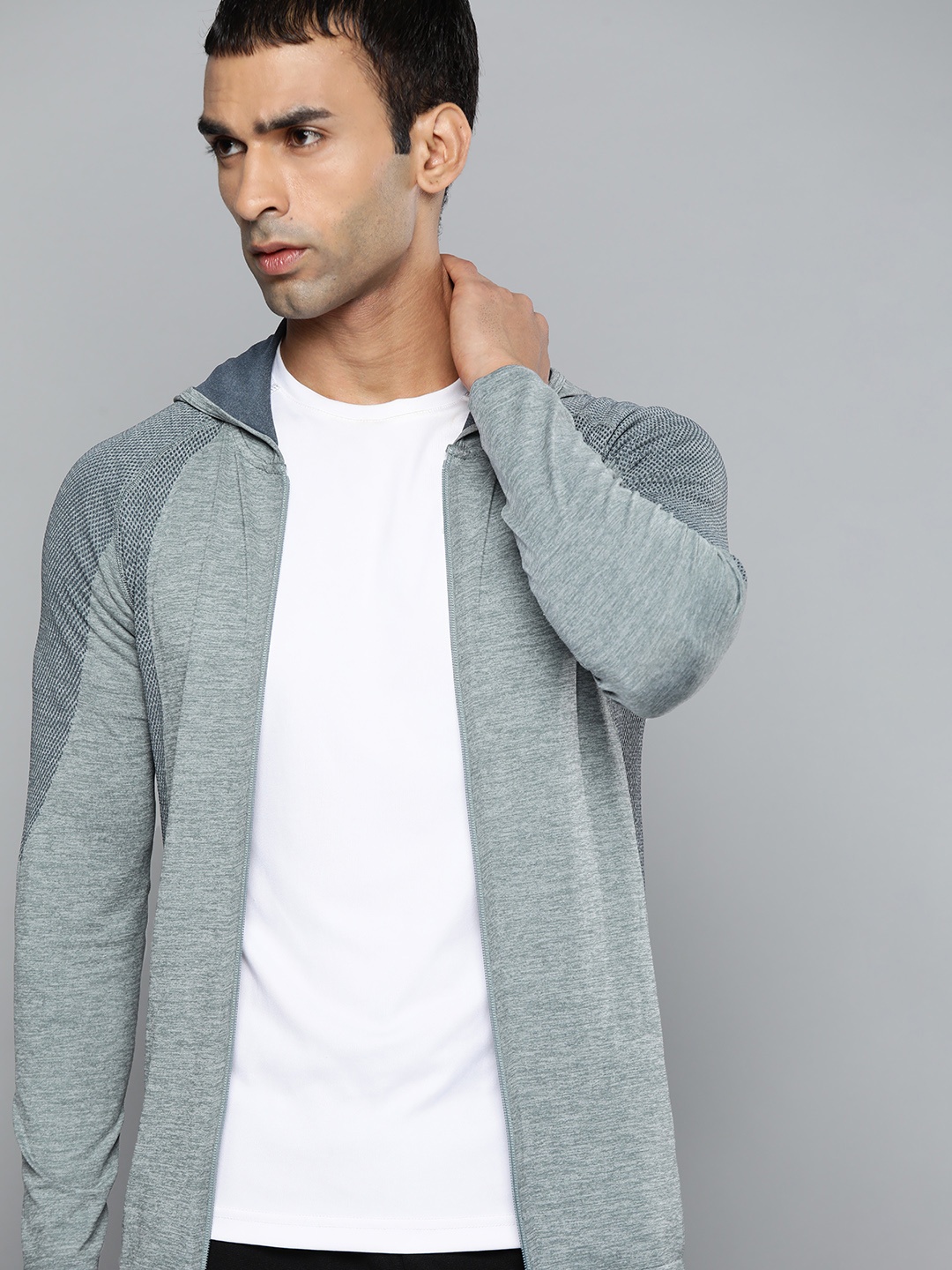 

HRX By Hrithik Roshan Training Men Pewter Seamless Solid Jacket, Grey