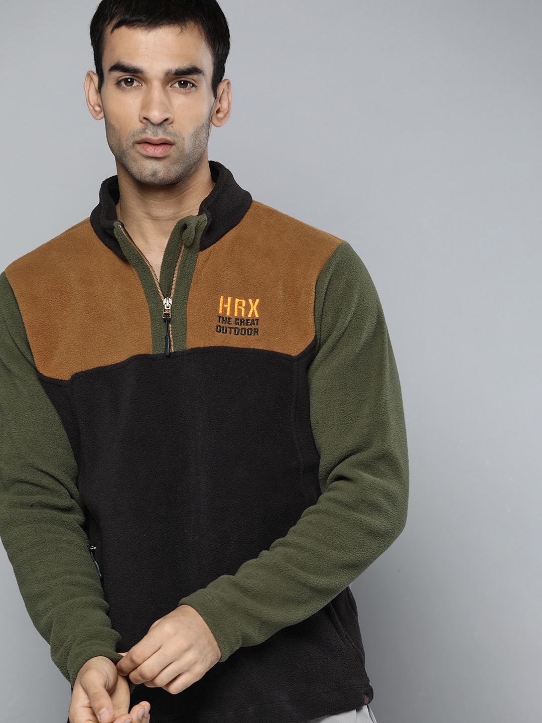 

HRX By Hrithik Roshan Outdoor Men Jet Black Rapid-Dry Colourblock Sweatshirt