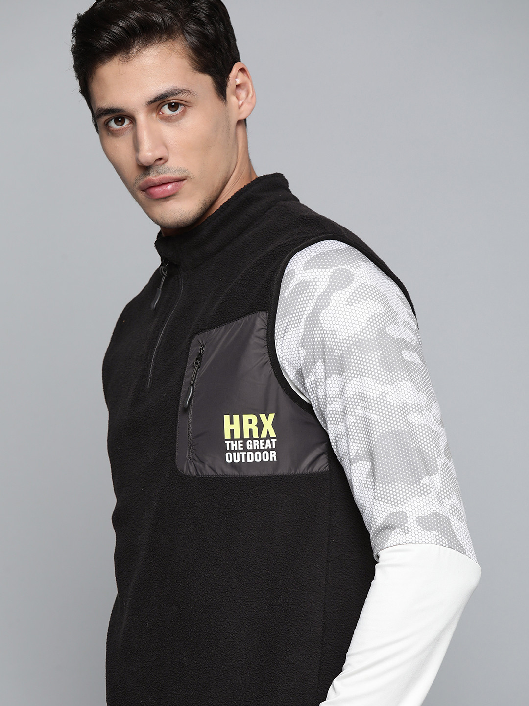 

HRX By Hrithik Roshan Outdoor Men Jet Black Rapid-Dry Brand Carrier Sweatshirt