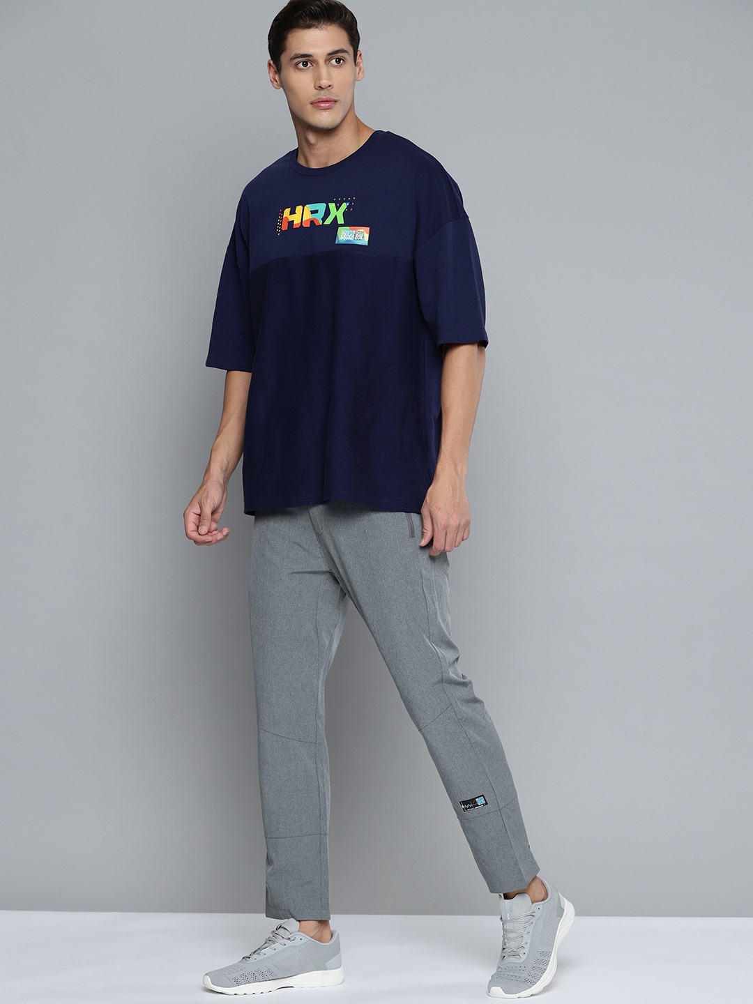 

HRX By Hrithik Roshan Lifestyle Men Anthra Melange Lycra Solid Trousers, Grey