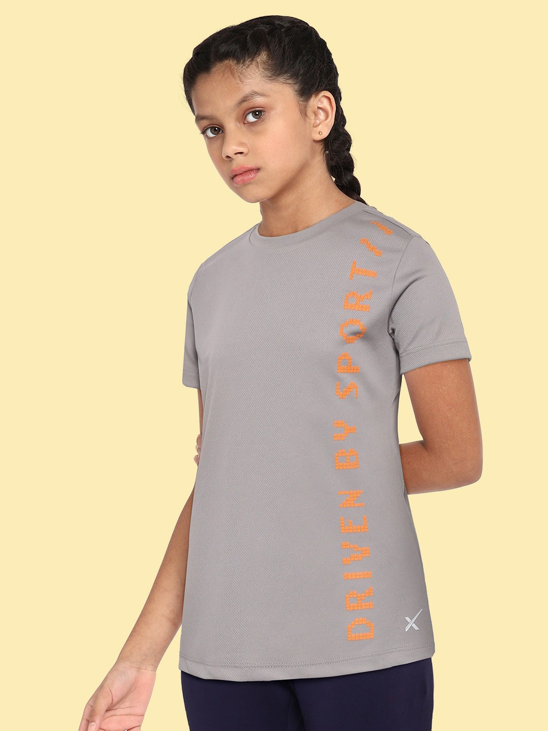 

HRX By Hrithik Roshan U-17 Active Girls Wet Weather Rapid-Dry Typography T-shirt, Grey