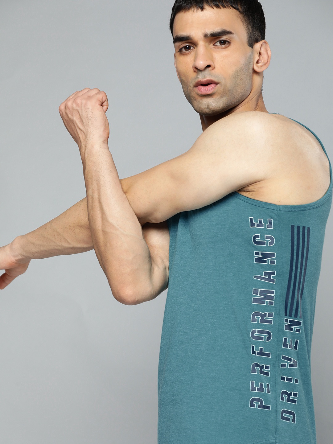 

HRX By Hrithik Roshan Training Men Teal Melange Rapid-Dry Solid Tshirts