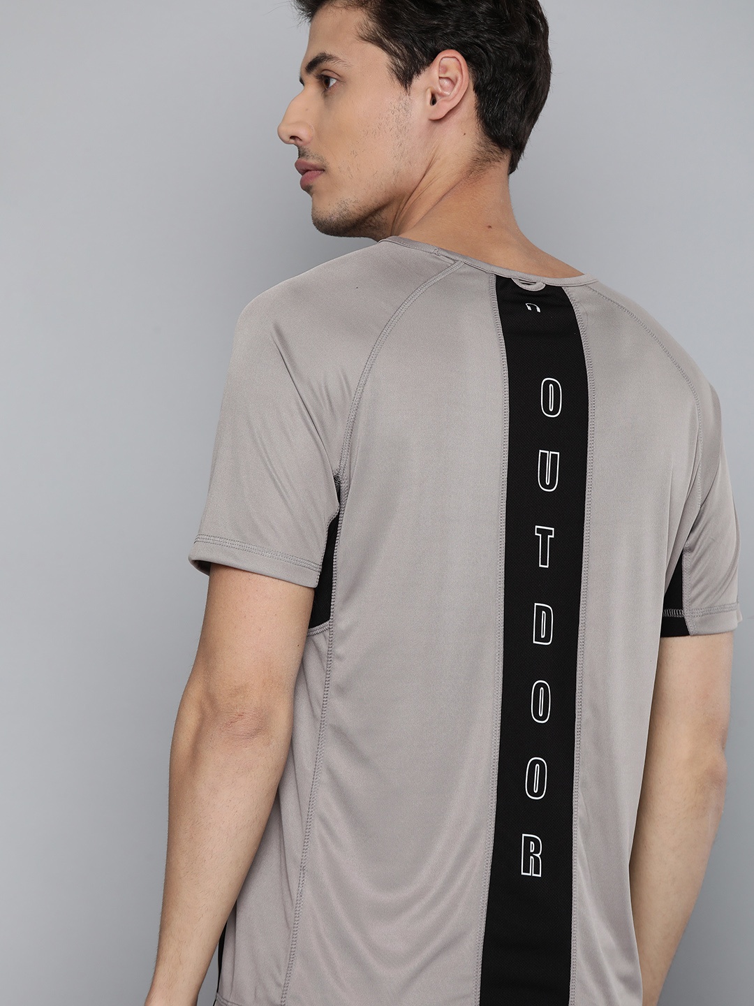 

HRX By Hrithik Roshan Outdoor Men Wet Weather Rapid-Dry Colourblock Tshirts, Grey