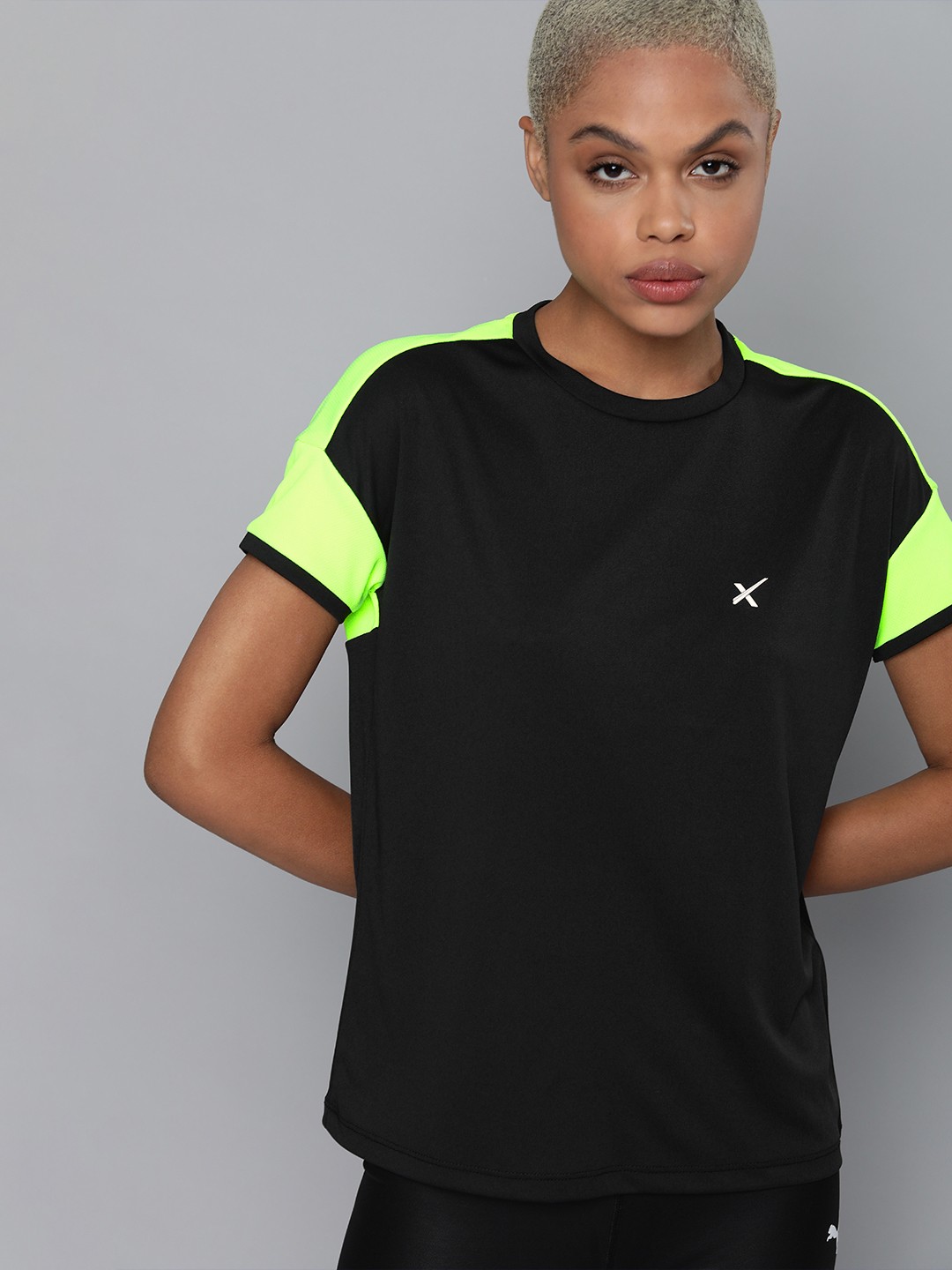

HRX By Hrithik Roshan Women Black & Green Rapid-Dry Colourblock Running Tshirt
