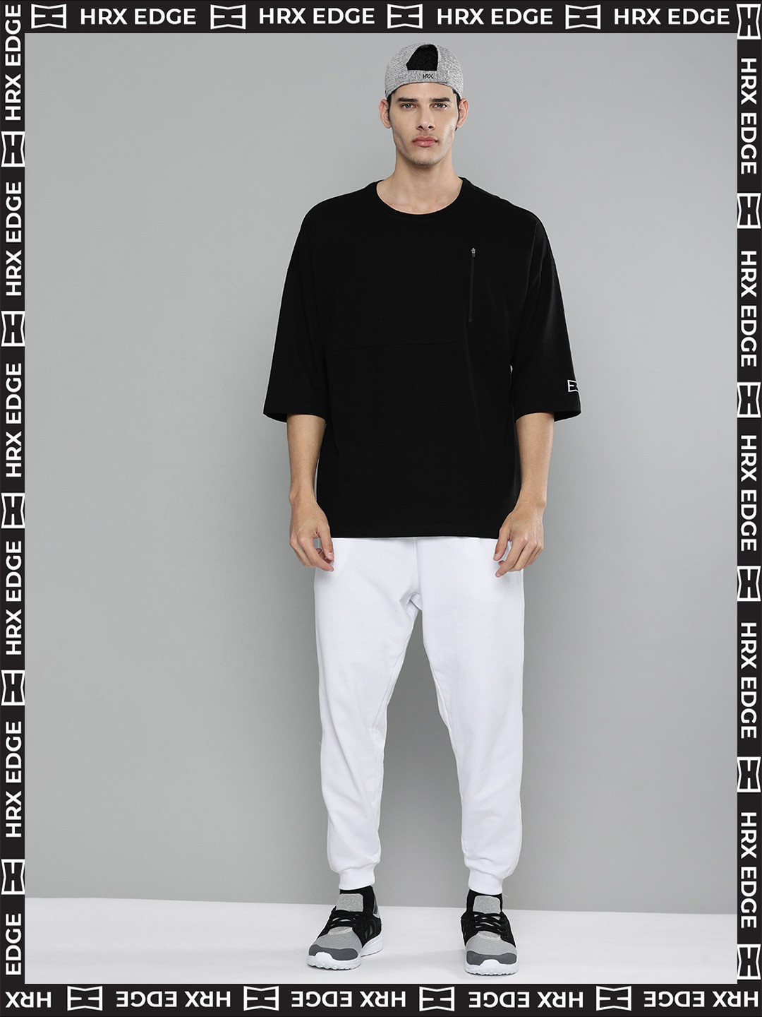 

HRX by Hrithik Roshan Men Black Solid Pure Cotton Casual T-shirt