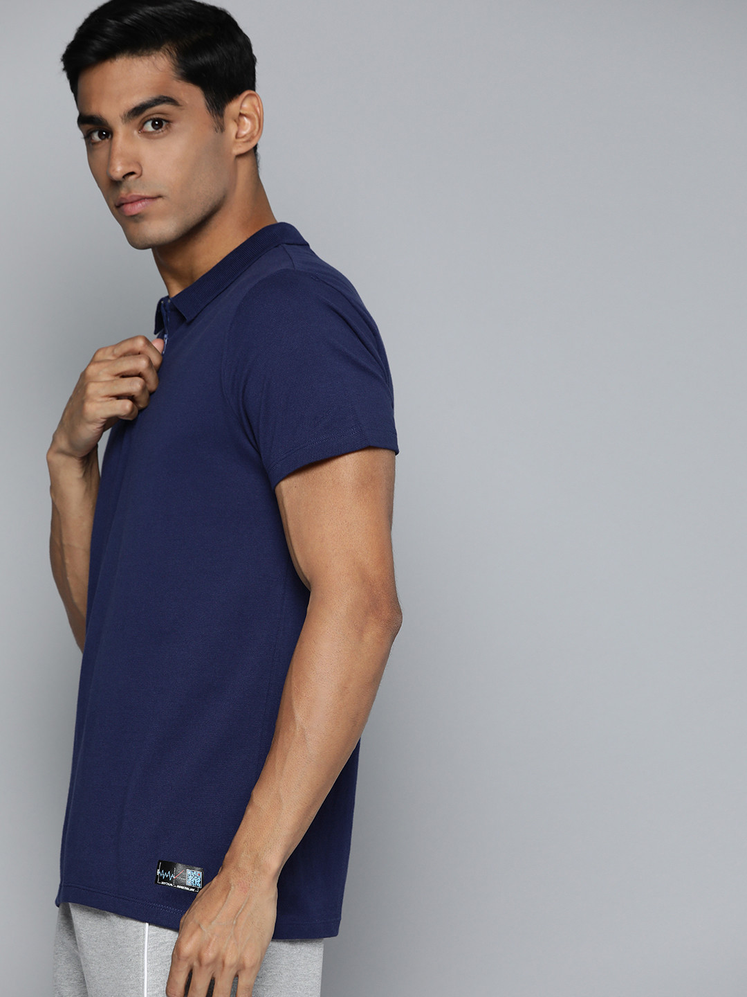 

HRX By Hrithik Roshan Lifestyle Men Designer to Comment Bio-Wash Solid T-shirt, Navy blue