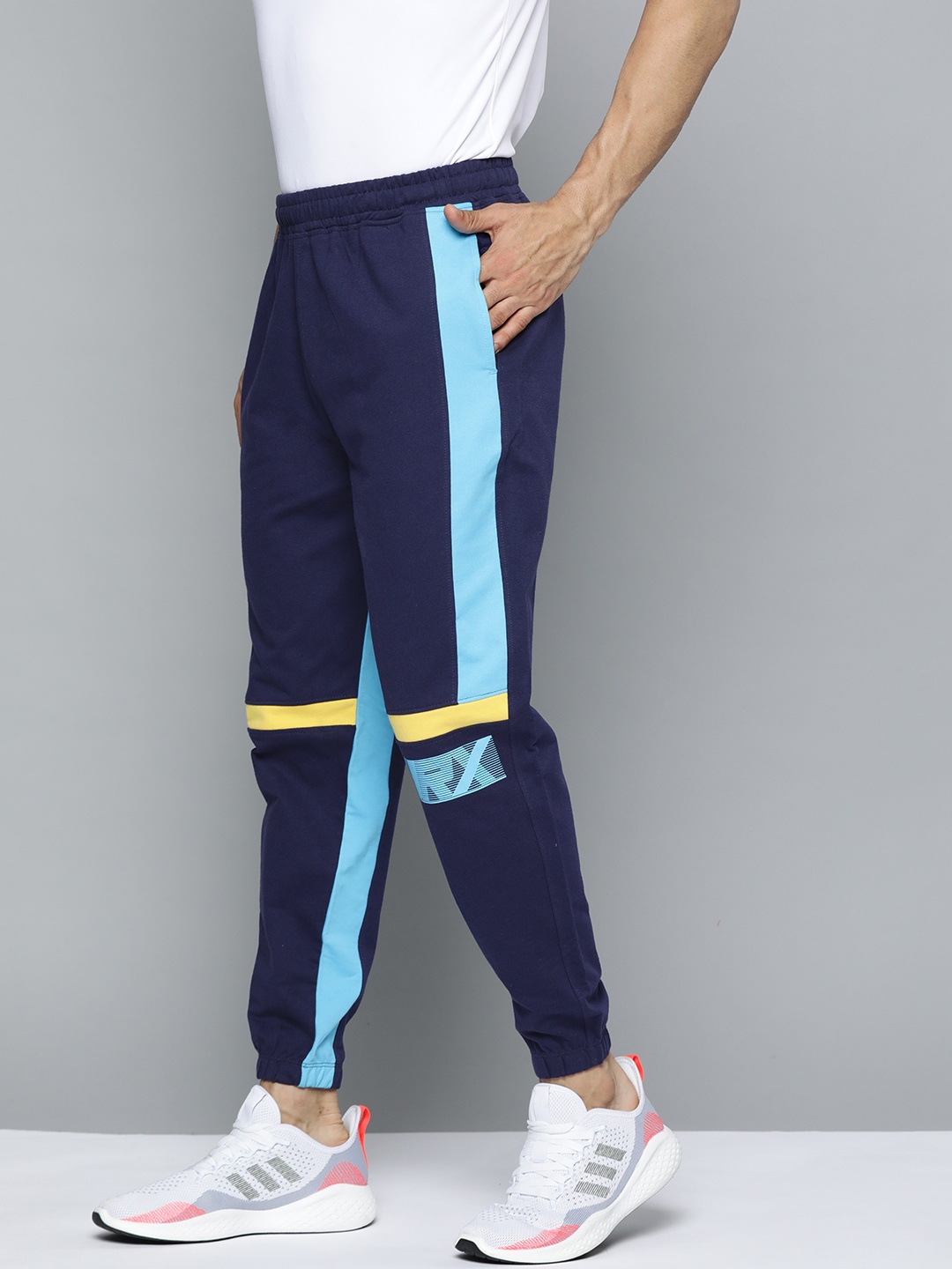 

HRX By Hrithik Roshan Lifestyle Men Medieval Blue Bio-Wash Colourblock Joggers, Navy blue