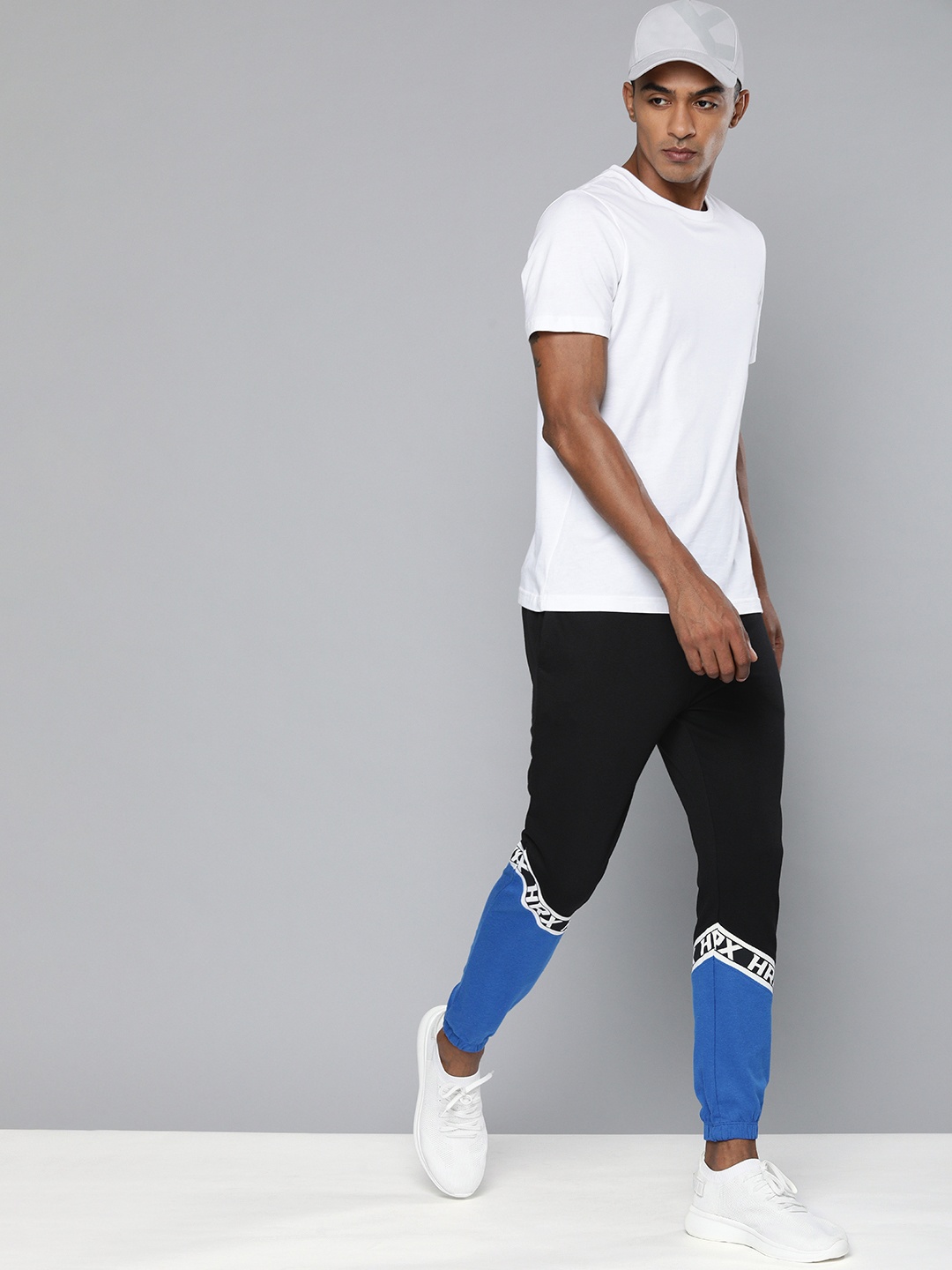 

HRX By Hrithik Roshan Lifestyle Men Black & Blue Bio-Wash Colourblock Joggers