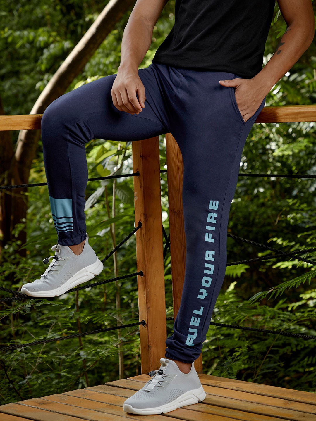 

HRX By Hrithik Roshan Men Medival Blue Solid Lifestyle Joggers
